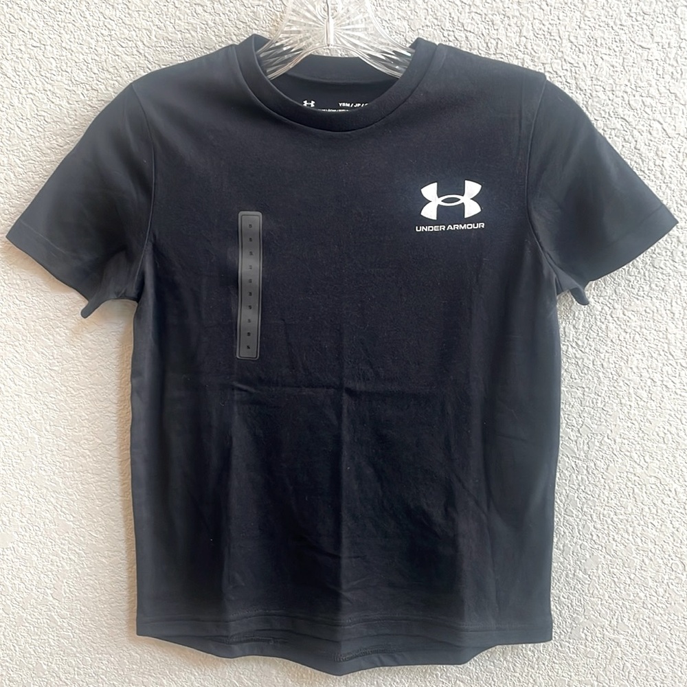 Boys Under Armour shirt, size small